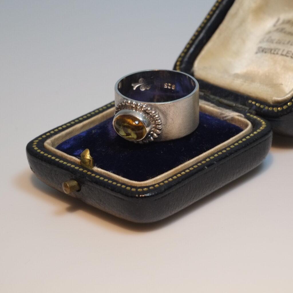 citrien ring zilveren ring met citrine ring met edelsteen