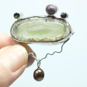 Broche met groene agaat