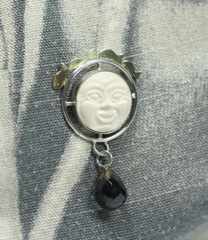 Moonface pin / broche - Afbeelding 4