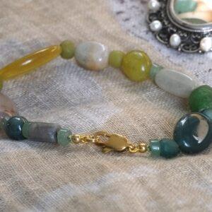 Groene armband met mooie kralen