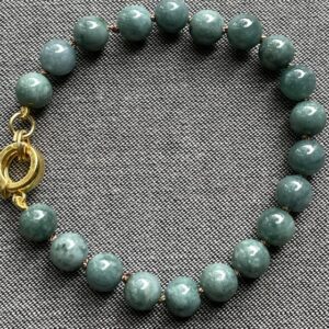 Armband met mooie jade kralen